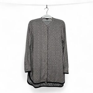 Ann Taylor Black and White Geometric‎ Blouse